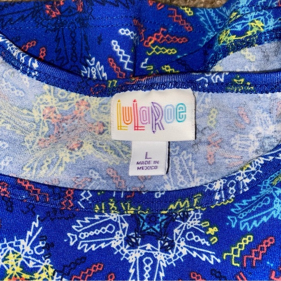 LulaRoe Blue Patterned Top - Size Large - Picture 7 of 10